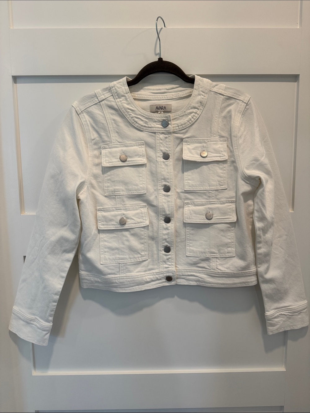 AVARA White Cotton Utility Jean Jacket NWOT